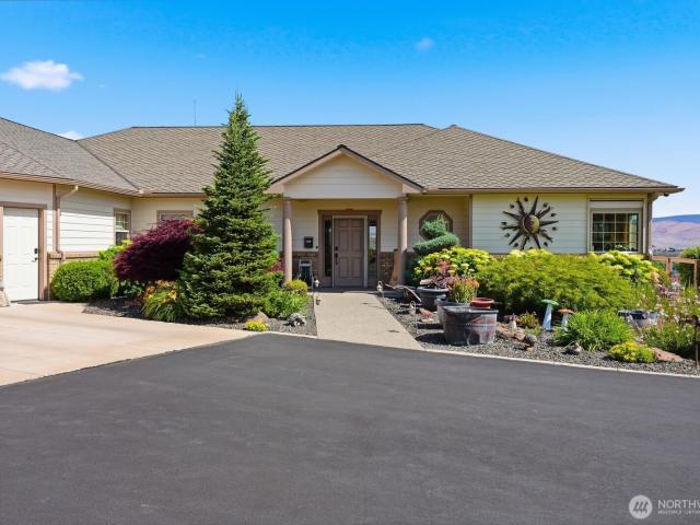 House for sale in Selah, Washington