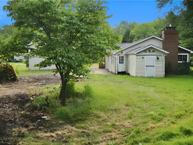 House for sale in New Bedford, Pennsylvania