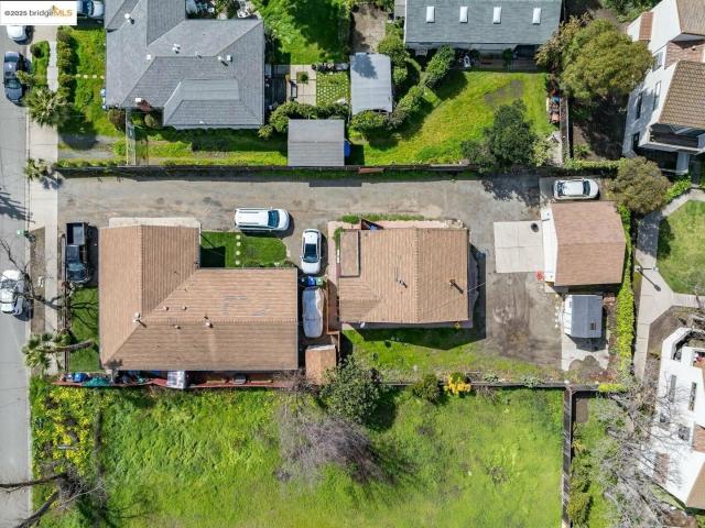 Triplex for sale in Fremont
