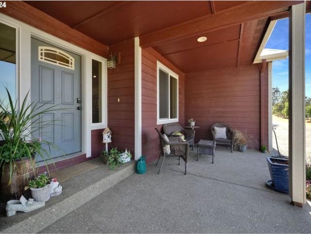 House for sale in Creswell