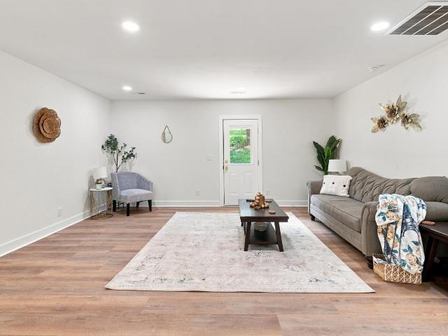 House for sale in Peaksville, Bedford