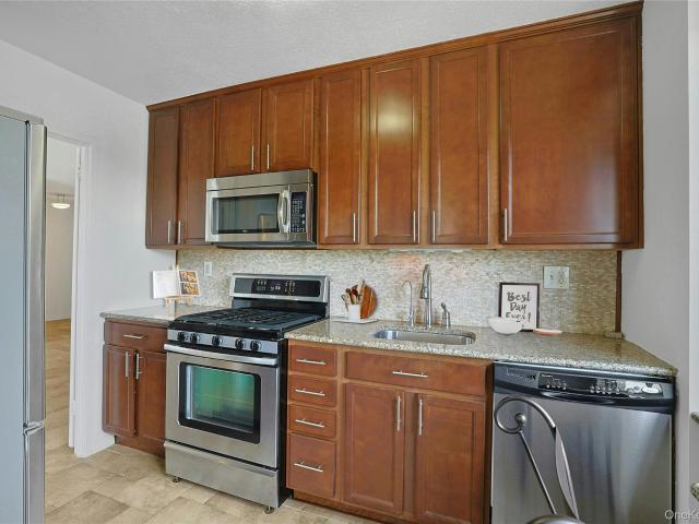 Property for sale in The Bronx, Arverne