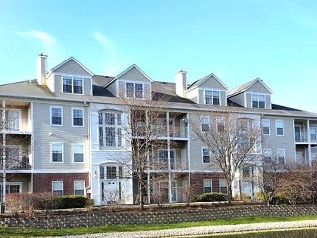 Condo for sale in Lake Bluff, Illinois