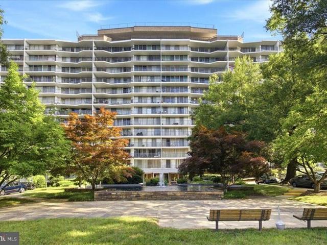 Condo for sale in Kensington, Maryland