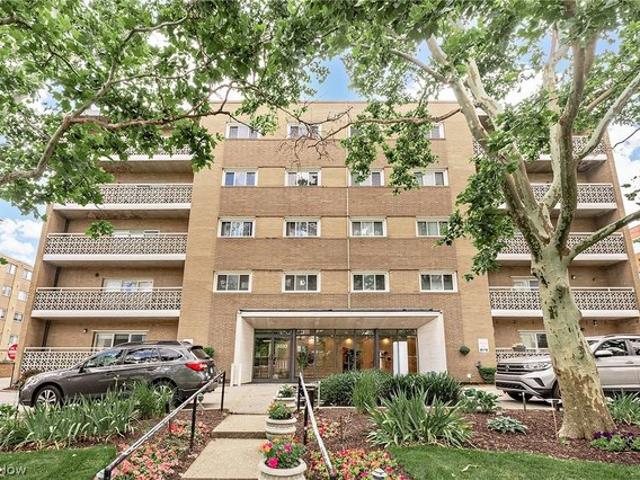 Condo for sale in Shaker Heights, Ohio