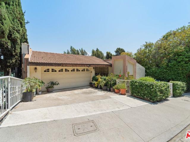 Property for sale in Canoga Park, California