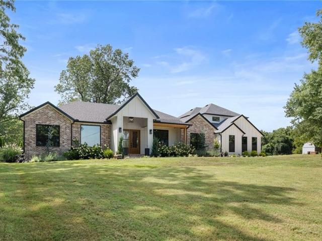 House for sale in Ark