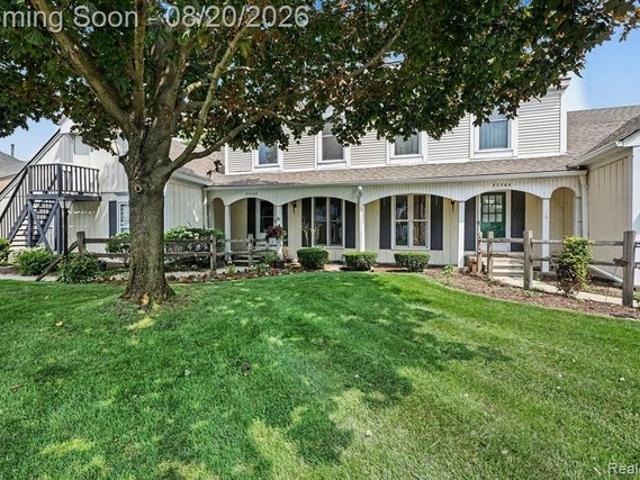 Condo for sale in Saint Clair Shores, Michigan