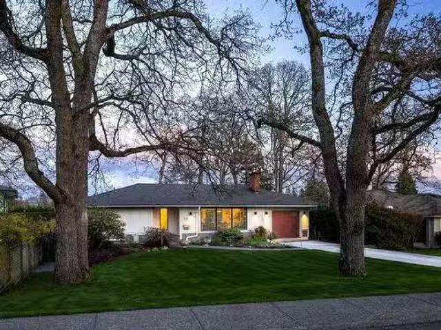 House for sale in Oak Bay, British Columbia