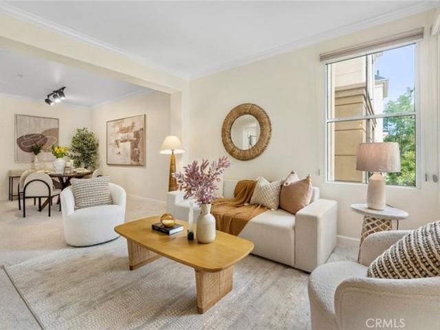Condo for sale in Irvine Business Complex, Irvine