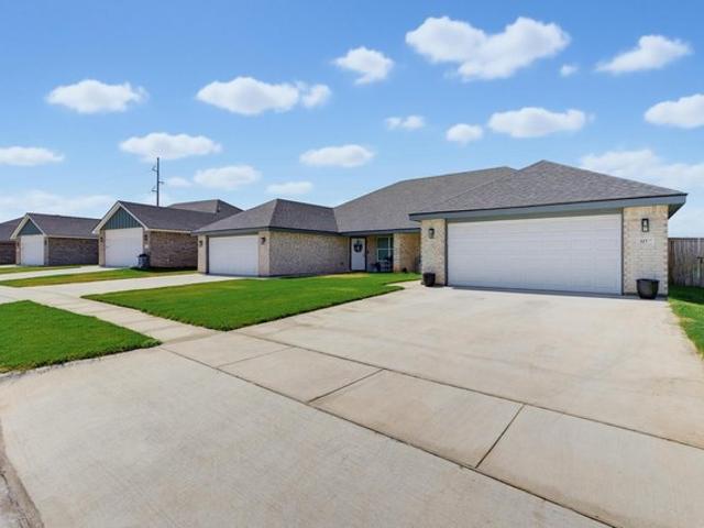 Townhouse for sale in Taylor, Texas