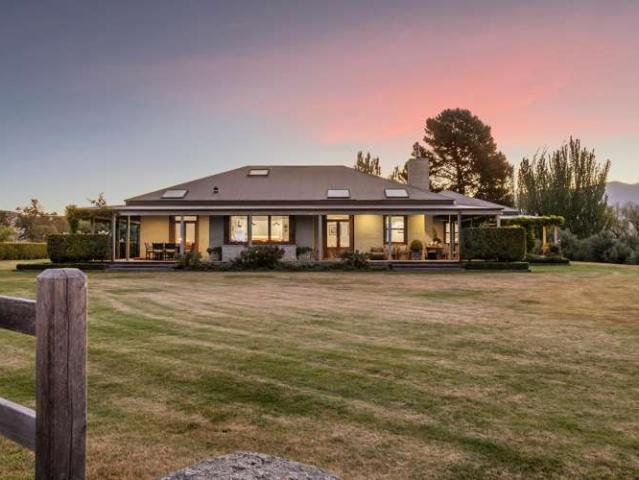 House for sale in Otakou