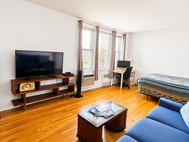 House for rent in Glenwood, New York