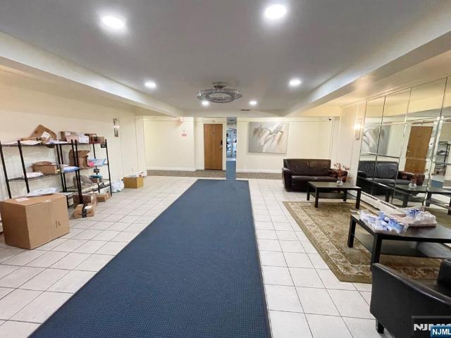 Condo for sale in Palisades Park, New Jersey