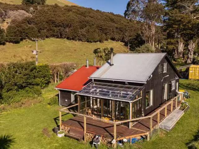 House for sale in Little Akaloa, Canterbury