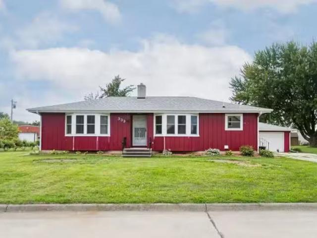 House for sale in Waverly