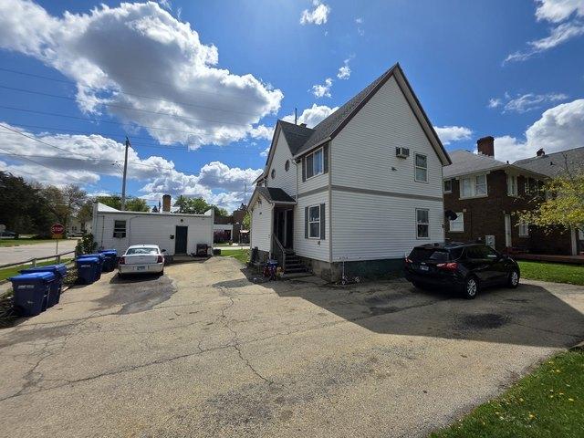 House for sale in Dekalb, Illinois