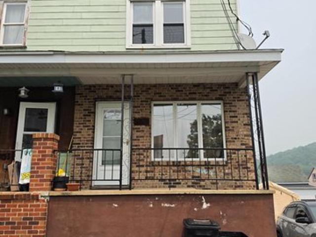 Townhouse for sale in Cumbola, Pennsylvania