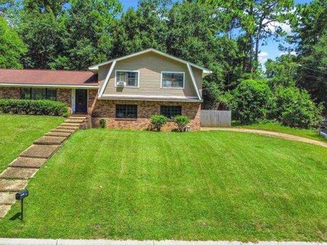 House for sale in Daphne, Alabama