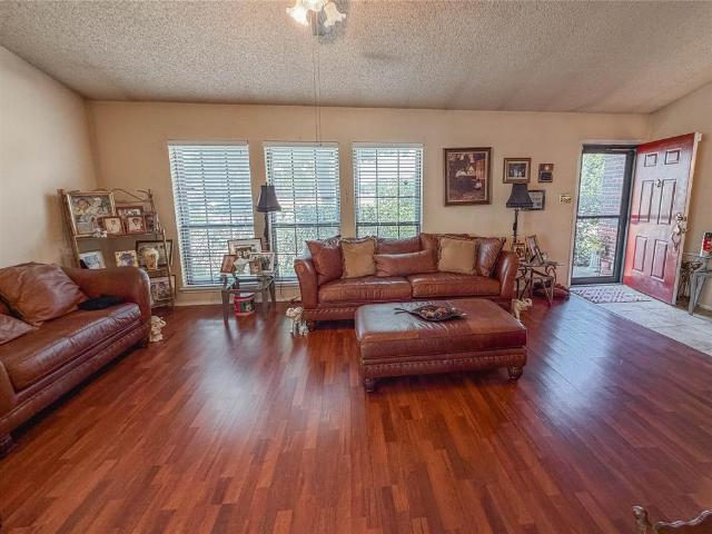 House for sale in Cedar Hill, Dallas County