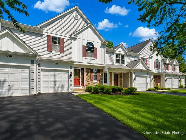 Townhouse for sale in Aurora, Illinois