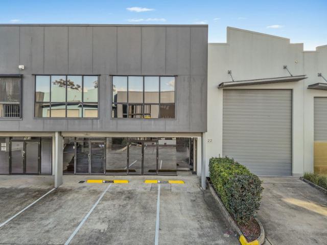 Warehouse for rent in Toombul, Queensland