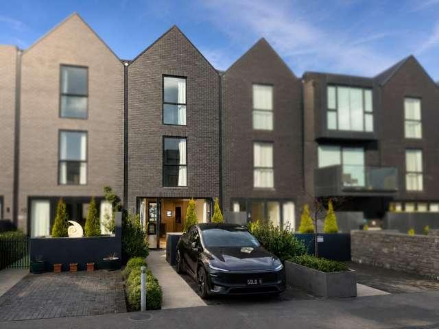 Townhouse for sale in Canterbury