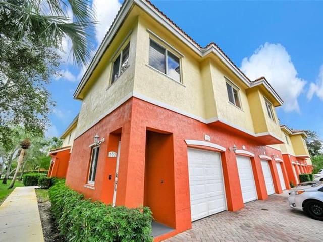 Townhouse for sale in Davie, Florida