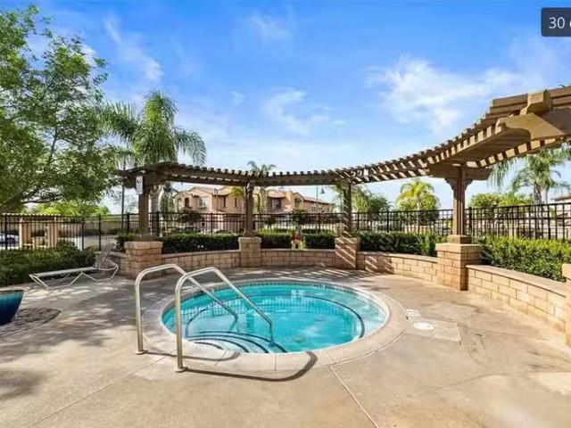 Condo for rent in Corona
