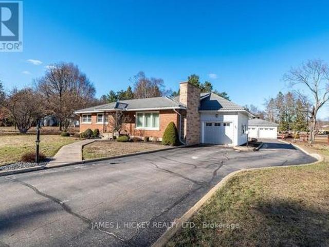 House for sale in Renfrew, Ontario