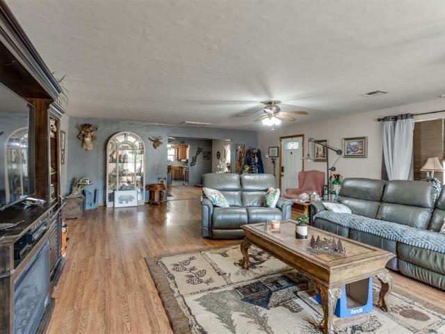 House for sale in Mcloud, Oklahoma