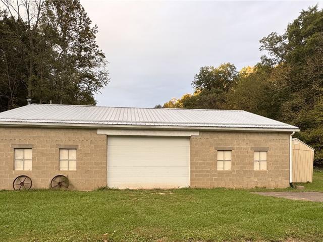 House for sale in Lewisville, Monroe County