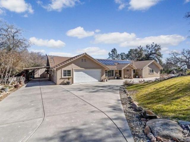 House for sale in Auberry, California