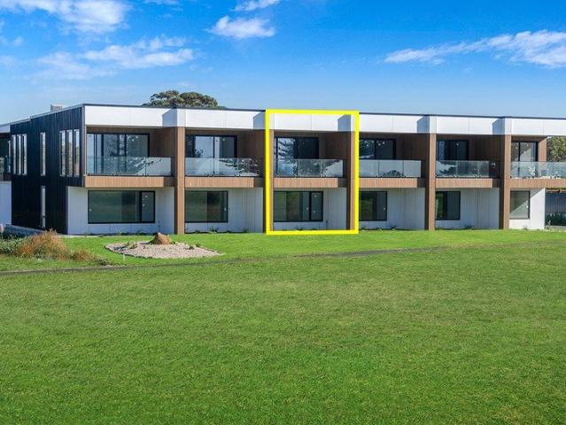 Townhouse for rent in Portland, Victoria