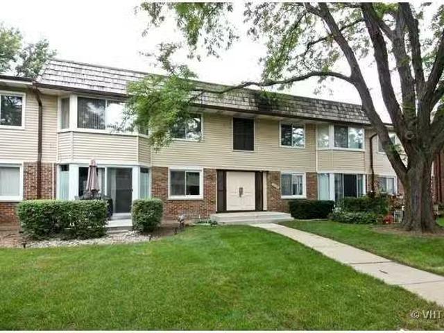 Condo for rent in Downers Grove