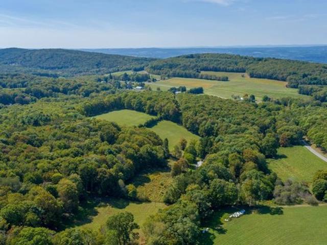 House for sale in Garrett, Maryland