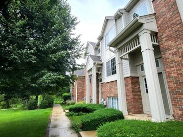 Townhouse for sale in Elgin, Illinois