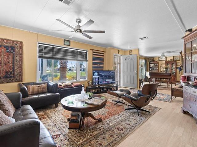 House for sale in Thousand Palms, California
