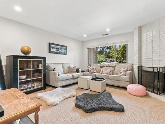 Townhouse for sale in Alameda, Alameda County