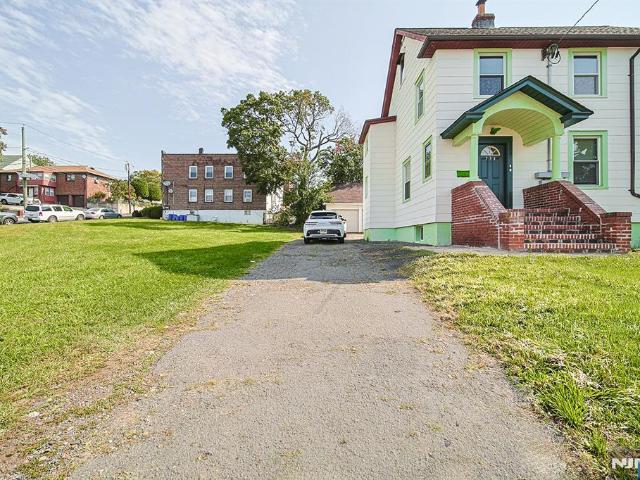 House for sale in Ridgefield, Bergen County
