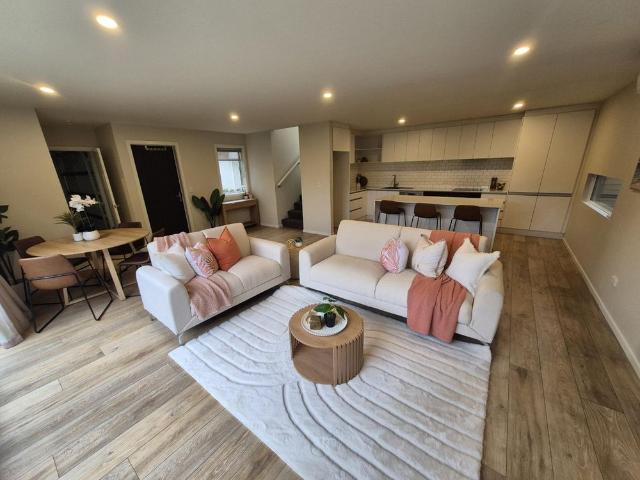 Townhouse for rent in Heathcote, Canterbury