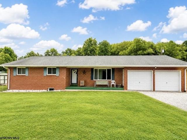 House for sale in Weston, West Virginia