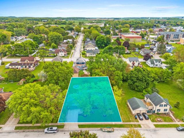 House for sale in Brillion