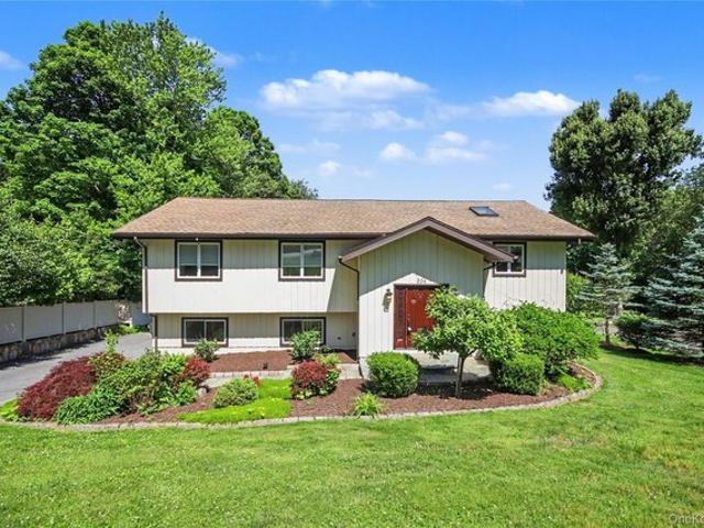 House for sale in Baldwin Place, New York