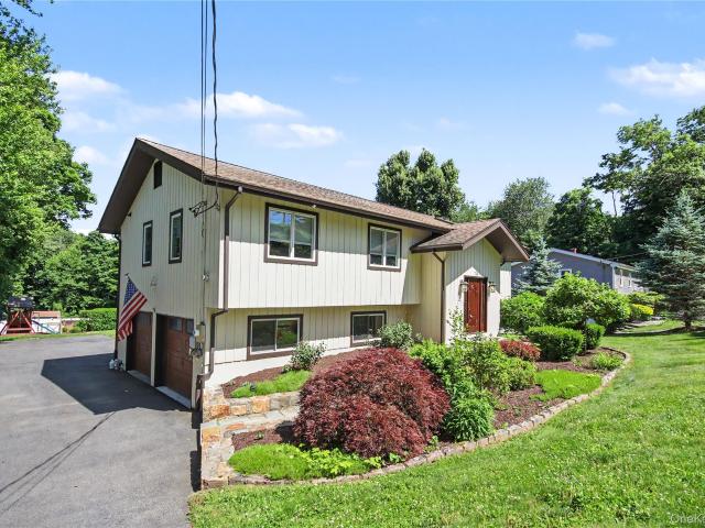 House for sale in Baldwin Place, New York