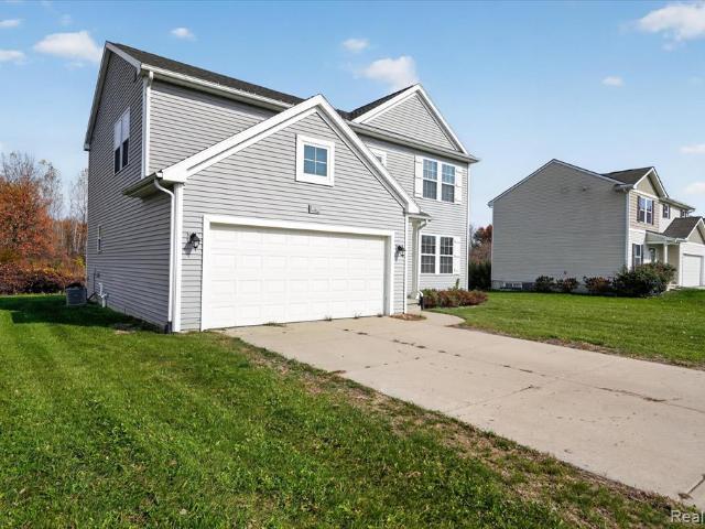 House for sale in Saddlebrook Farms, Linden