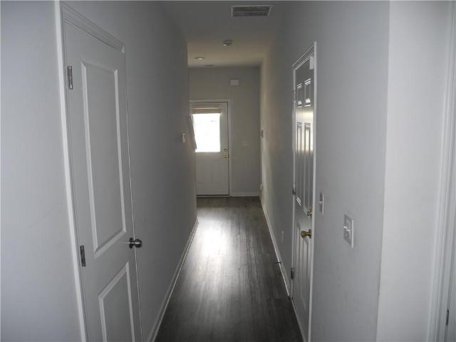 Townhouse for sale in Red Oak, Georgia