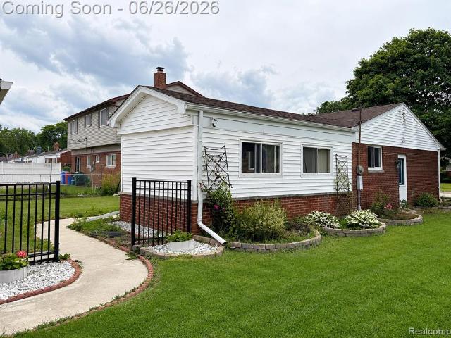 House for sale in Fraser, Michigan