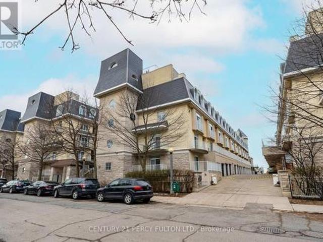 Townhouse for sale in Woburn, Ontario