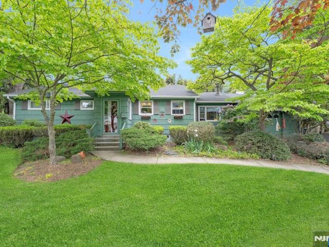 House for sale in Northvale, New Jersey